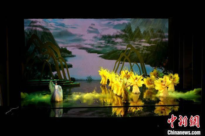 “暖冬行动”启动,志愿服务温暖回家路