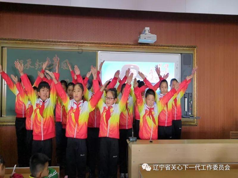 汽车转向灯和双闪都不亮了 该怎么办?